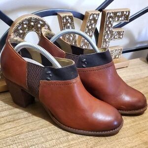Olukai HO'OU'I Women's Leather Slip On Heel Bootie Shoes US 7 Cottagecore Boho